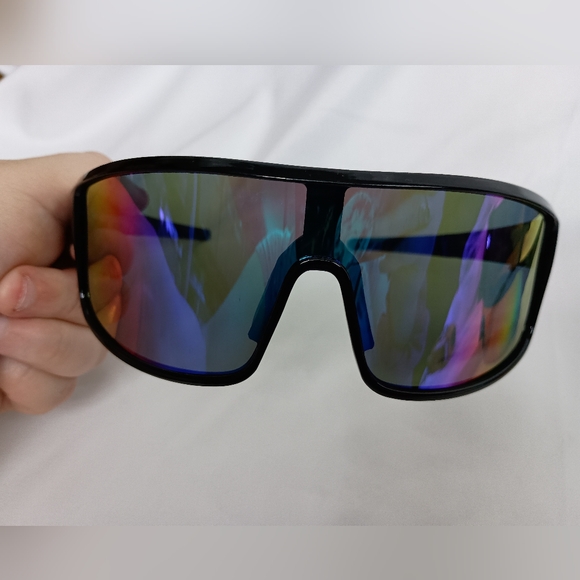2/$30 Or 3/$35 NEW PIRANHA Stylish Black Sunglasses with Multicolor Lens(718)(A) - Picture 1 of 5